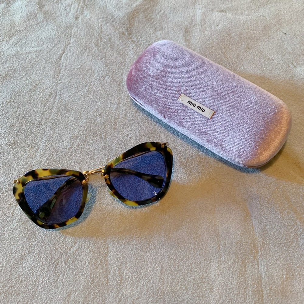 AUTHENTIC MIU MIU TORTOISE CAT-EYE SUNGLASSES !!